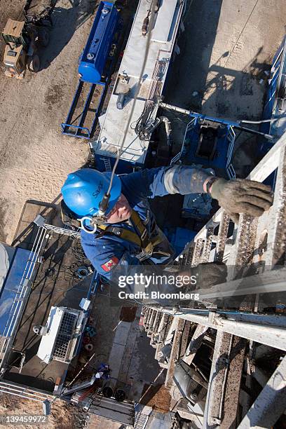Derrickhand 34 Baytex Stock Photos, High-Res Pictures, and Images - Getty Images