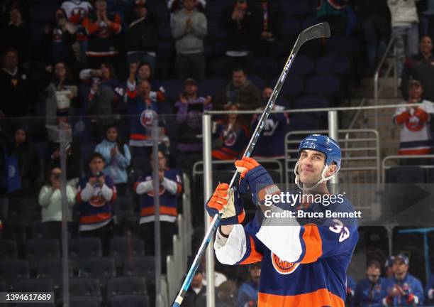 Zdeno Chara of the New York Islanders salutes the crowd following the game against the Tampa Bay Lightning at UBS Arena on April 29, 2022 in Elmont,...