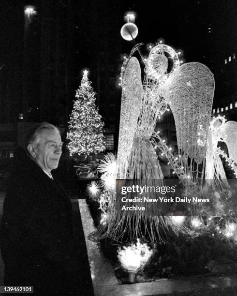 Rockefeller Center Christmas display is a bright note for Willie Sutton, who has missed a few years.