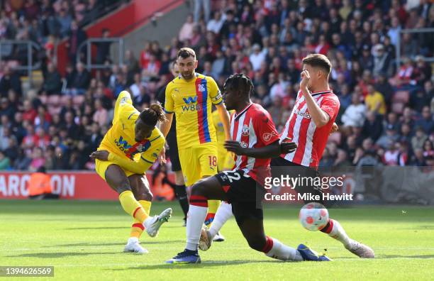 Wilfried Zaha of Crystal Palace scores their team's second goal during the Premier League match between Southampton and Crystal Palace at St Mary's...
