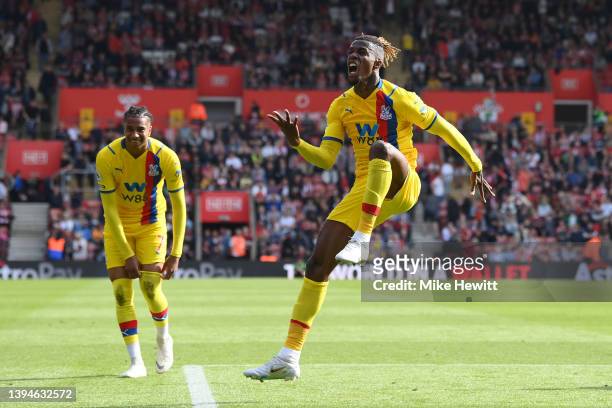 Wilfried Zaha of Crystal Palace celebrates after scoring a late winner during the Premier League match between Southampton and Crystal Palace at St...