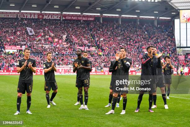 Bayern Muenchen players thank the fans for their support during the Bundesliga match between 1. FSV Mainz 05 and FC Bayern München at MEWA Arena on...