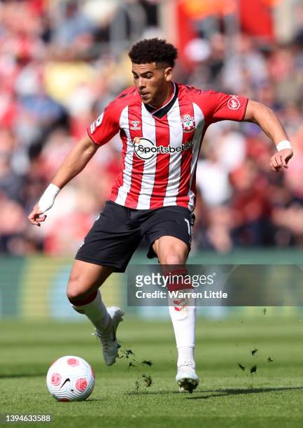 Che Adams of Southampton controls the ball during the Premier League match between Southampton and Crystal Palace at St Mary's Stadium on April 30,...
