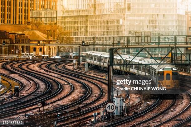 battersea power station rail train - london pollution stockfoto's en -beelden