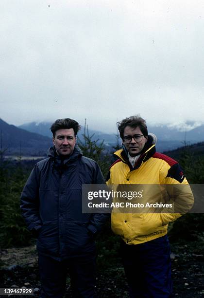 Pilot - "Northwest Passage" - Airdate: April 8, 1990. DAVID LYNCH;PRODUCER MARK FROST