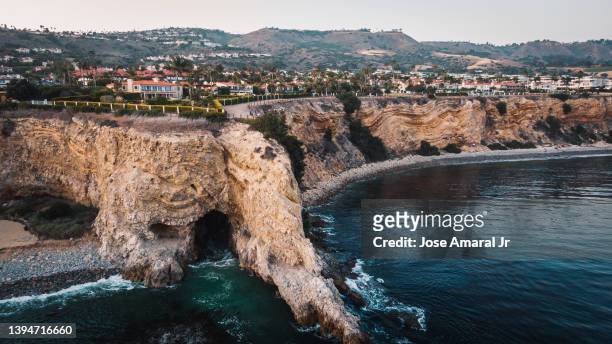 coastal cliffs - rancho palos verdes stockfoto's en -beelden