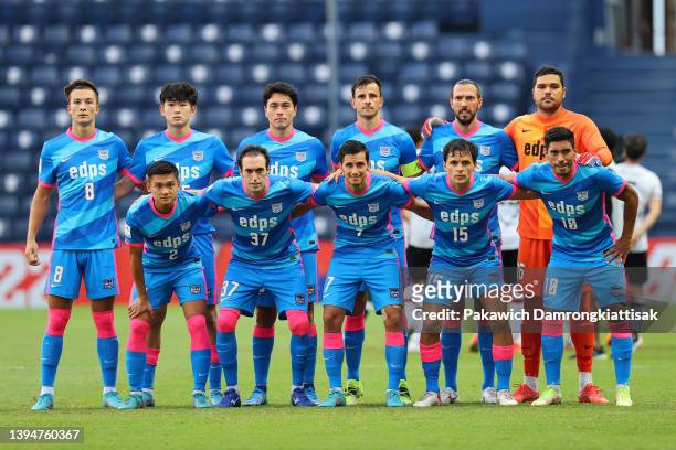 Kitchee players line up for the team photos prior to the AFC Champions League Group J match between Kitchee and Vissel Kobe at Buriram Stadium on May...