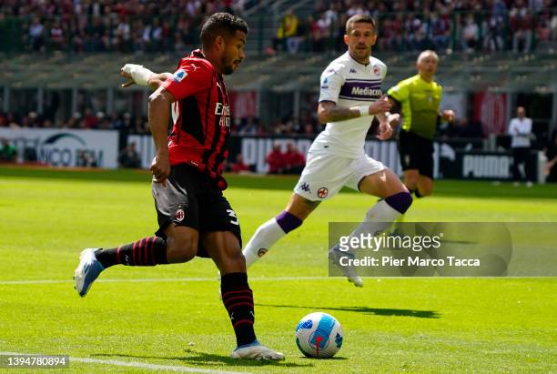 Junior Messias of AC Milan runs for the ball during the Serie A match between AC Milan and ACF Fiorentina at Stadio Giuseppe Meazza on May 01, 2022...