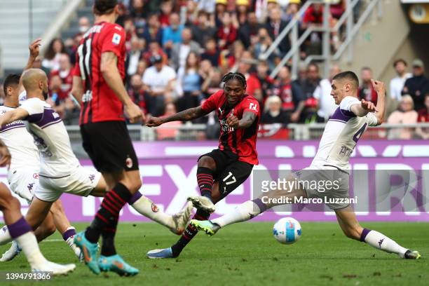 Rafael Leao of AC Milan scores their team's first goal during the Serie A match between AC Milan and ACF Fiorentina at Stadio Giuseppe Meazza on May...