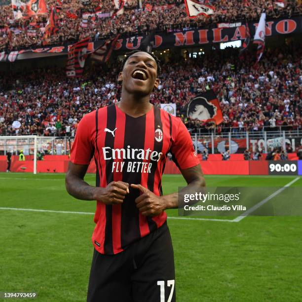 Rafael Leao of AC Milan celebrates the win at the end of the Serie A match between AC Milan and ACF Fiorentina at Stadio Giuseppe Meazza on May 01,...