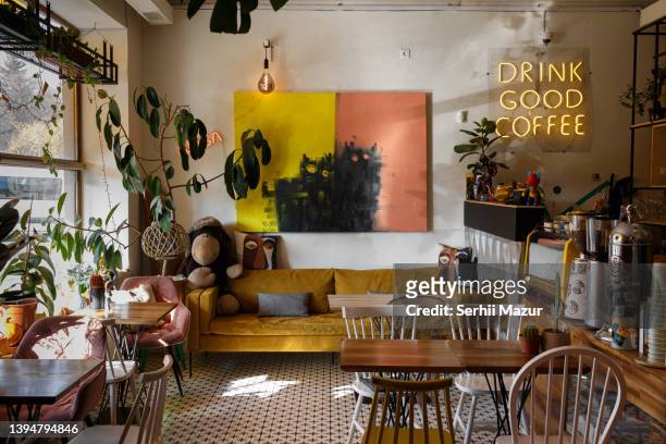 coffee shop interior - stock photo - koffiehuis stockfoto's en -beelden