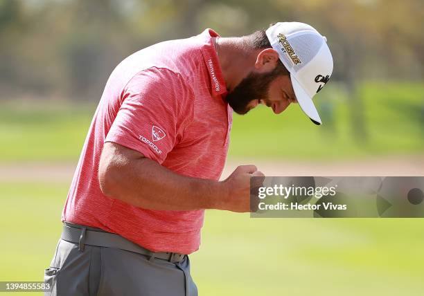 Jon Rahm of Spain celebrates after making a par in the 18th hole of the final round and winning the Mexico Open at Vidanta 2022 on May 01, 2022 in...