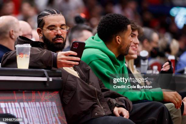 Drake Rapper At Raptor Game Images Of Drake Photos and Premium High Res Pictures - Getty Images