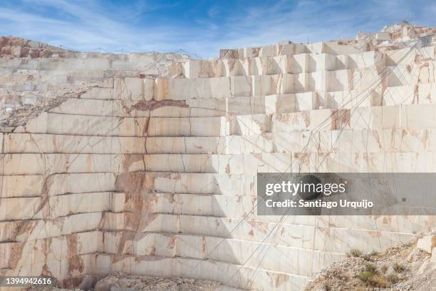 white marble quarry - marble quarry ストッ�クフォトと画像