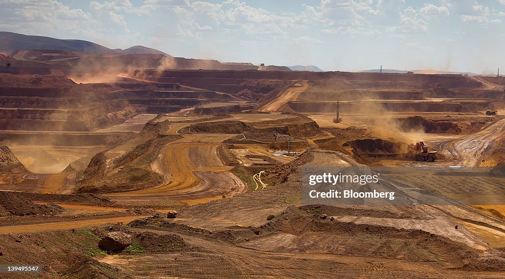 Pit Tech Rio Tinto Heavy machinery operates in the pit at Rio Tinto Group's West Angelas ...