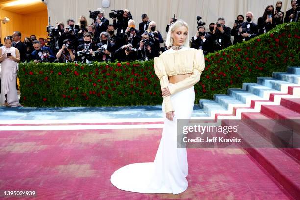 Emma Chamberlain attends The 2022 Met Gala Celebrating "In America: An Anthology of Fashion" at The Metropolitan Museum of Art on May 02, 2022 in New...