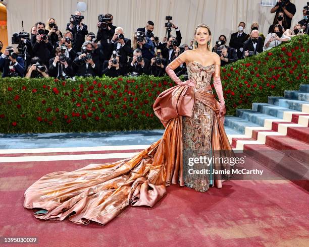 Blake Lively attends The 2022 Met Gala Celebrating "In America: An Anthology of Fashion" at The Metropolitan Museum of Art on May 02, 2022 in New...