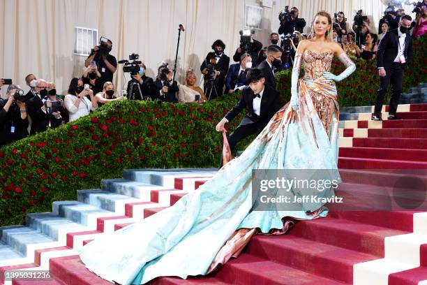 Blake Lively attends The 2022 Met Gala Celebrating "In America: An Anthology of Fashion" at The Metropolitan Museum of Art on May 02, 2022 in New...