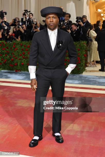 Leslie Odom Jr. Attends The 2022 Met Gala Celebrating "In America: An Anthology of Fashion" at The Metropolitan Museum of Art on May 02, 2022 in New...