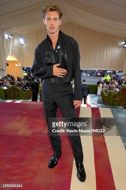 Austin Butler arrives at The 2022 Met Gala Celebrating "In America: An Anthology of Fashion" at The Metropolitan Museum of Art on May 02, 2022 in New...