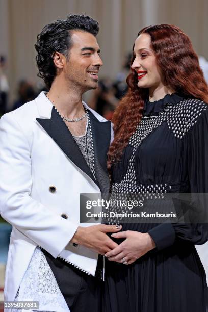 Joe Jonas and Sophie Turner attend The 2022 Met Gala Celebrating "In America: An Anthology of Fashion" at The Metropolitan Museum of Art on May 02,...