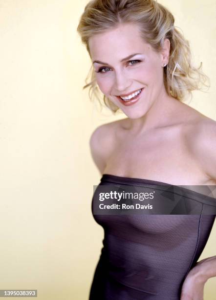 American actress, Julie Benz, poses for a portrait circa 2002 in Los Angeles, California.