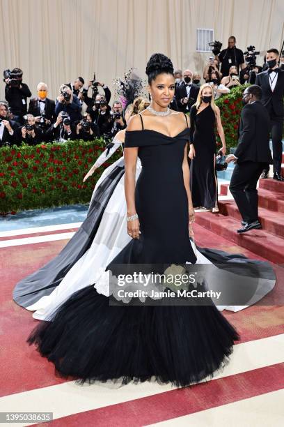 Renée Elise Goldsberry attends The 2022 Met Gala Celebrating "In America: An Anthology of Fashion" at The Metropolitan Museum of Art on May 02, 2022...