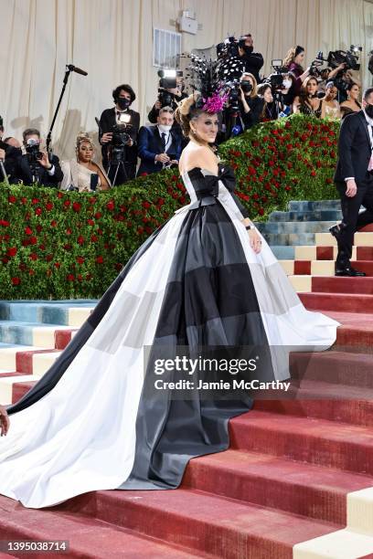 Sarah Jessica Parker attends The 2022 Met Gala Celebrating "In America: An Anthology of Fashion" at The Metropolitan Museum of Art on May 02, 2022 in...