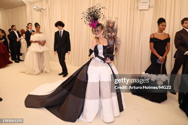 Sarah Jessica Parker arrives at The 2022 Met Gala Celebrating "In America: An Anthology of Fashion" at The Metropolitan Museum of Art on May 02, 2022...