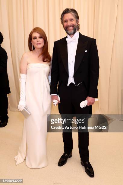 Julianne Moore and Bart Freundlich arrive at The 2022 Met Gala Celebrating "In America: An Anthology of Fashion" at The Metropolitan Museum of Art on...