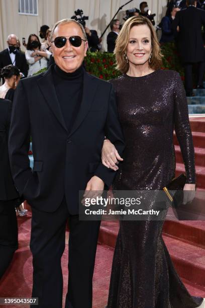 Michael Kors and Sigourney Weaver attend The 2022 Met Gala Celebrating "In America: An Anthology of Fashion" at The Metropolitan Museum of Art on May...