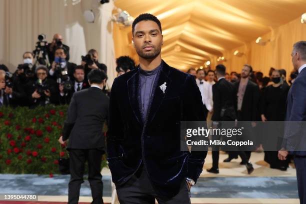 Regé-Jean Page attends The 2022 Met Gala Celebrating "In America: An Anthology of Fashion" at The Metropolitan Museum of Art on May 02, 2022 in New...