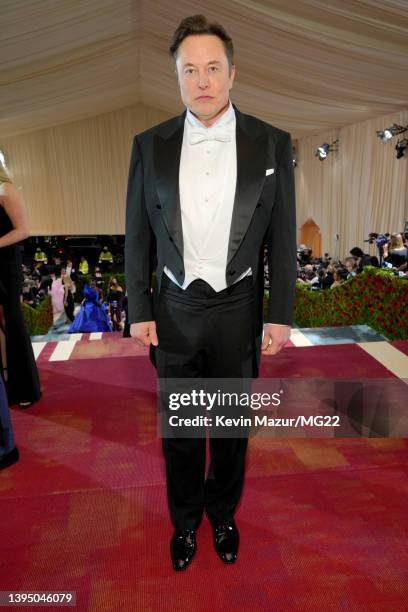 Elon Musk arrives at The 2022 Met Gala Celebrating "In America: An Anthology of Fashion" at The Metropolitan Museum of Art on May 02, 2022 in New...