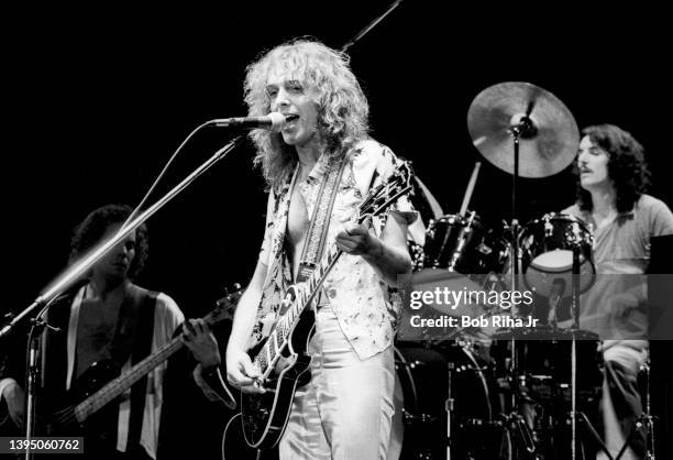 Musician Peter Frampton performs in concert at the Forum, December 7, 1976 in Inglewood, California.