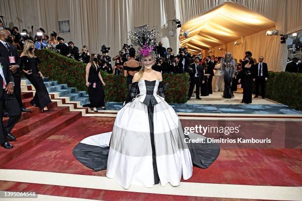 Sarah Jessica Parker attends The 2022 Met Gala Celebrating "In America: An Anthology of Fashion" at The Metropolitan Museum of Art on May 02, 2022 in...