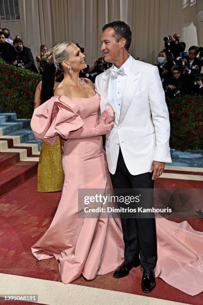 Molly Sims and Scott Stuber attend The 2022 Met Gala Celebrating "In America: An Anthology of Fashion" at The Metropolitan Museum of Art on May 02,...