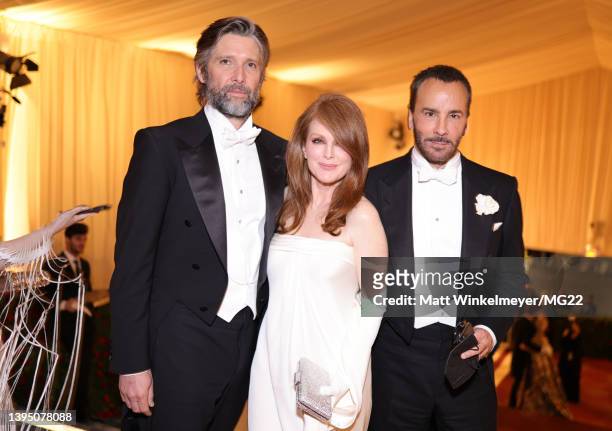 Bart Freundlich, Julianne Moore and Tom Ford depart The 2022 Met Gala Celebrating "In America: An Anthology of Fashion" at The Metropolitan Museum of...