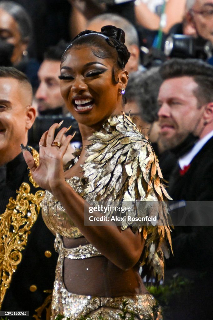 The 2022 Met Gala Celebrating "In America: An Anthology of Fashion" - Street Sightings