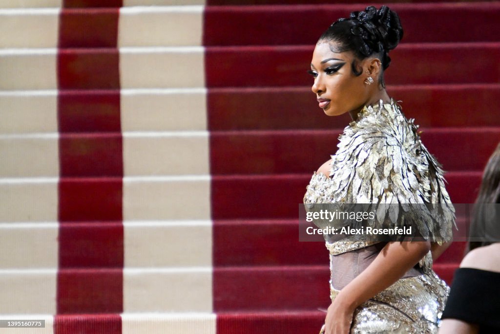 The 2022 Met Gala Celebrating "In America: An Anthology of Fashion" - Street Sightings