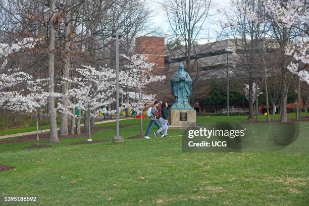 George Mason Couges 51 George Mason Statue Stock Photos, High-Res Pictures, and Images ...