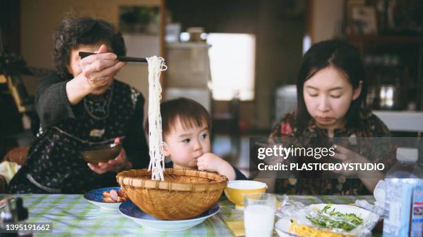 afternoon eating somen noodles. - somen noodles imagens e fotografias de stock