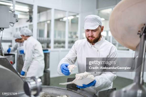 Factory Stuffing Stuffing Machine Photos and Premium High Res Pictures - Getty Images