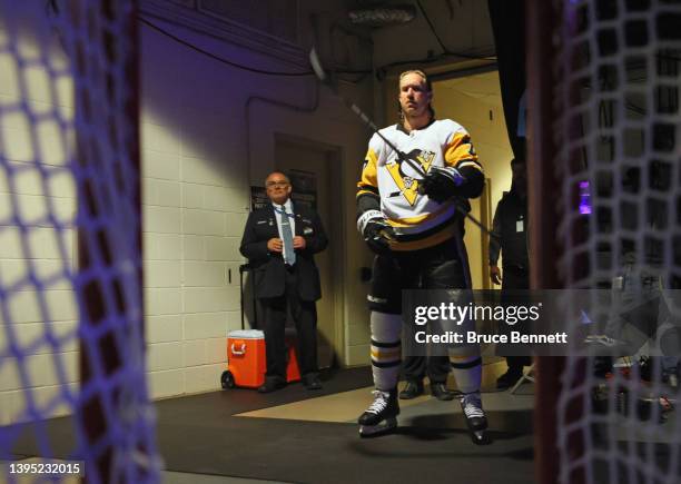 Jeff Carter of the Pittsburgh Penguins prepares to skate out for warm-ups prior to playing against the New York Rangers in Game One of the First...