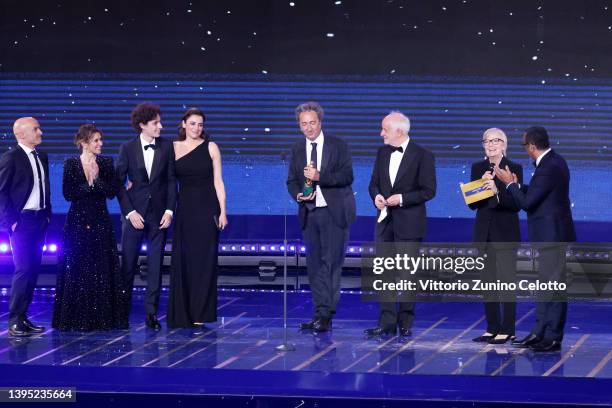 Producer Lorenzo Mieli, Teresa Saponangelo, Filippo Scotti, Luisa Ranieri, Director Paolo Sorrentino with David di Donatello for Best Movie, Tony...