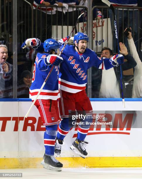 Chris Kreider of the New York Rangers scores a shorthanded goal at 17:07 of the second period against Casey DeSmith of the Pittsburgh Penguins and is...