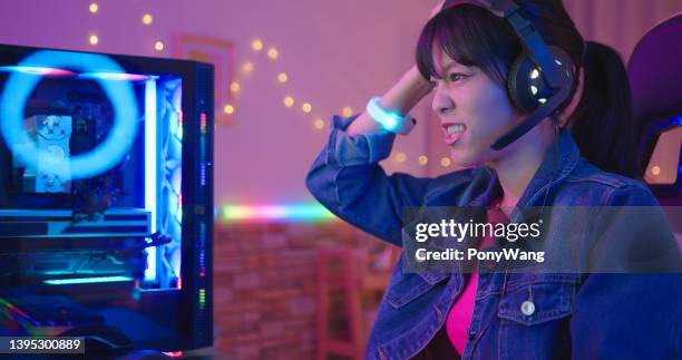 Modne Gamer Gamer Mad Photos and Premium High Res Pictures - Getty Images