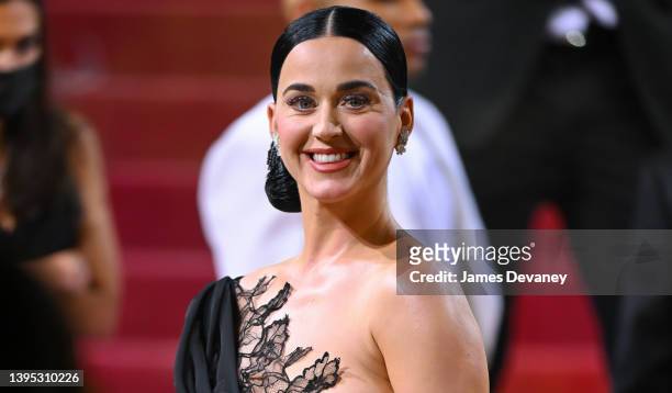 Katy Perry arrives to the 2022 Met Gala Celebrating "In America: An Anthology of Fashion" at Metropolitan Museum of Art on May 02, 2022 in New York...