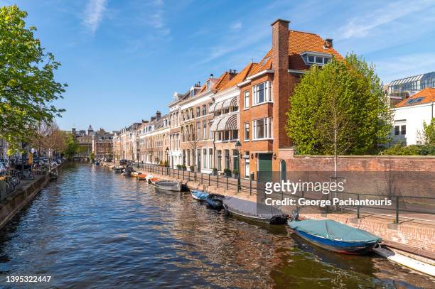 canal in the center of the hague, holland - the hague summer stock pictures, royalty-free photos & images