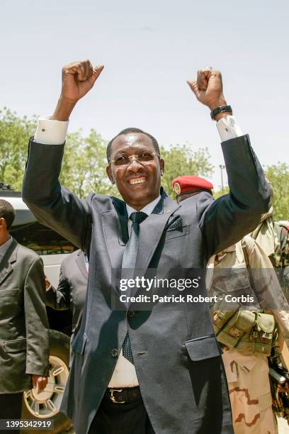 Le Président Idriss Deby Itno du Tchad célèbre sa victoire sur les rebelles du FUC .