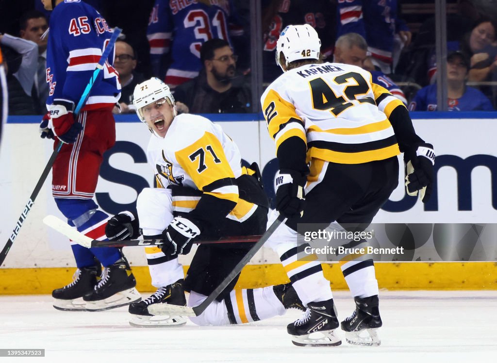 Pittsburgh Penguins v New York Rangers - Game One